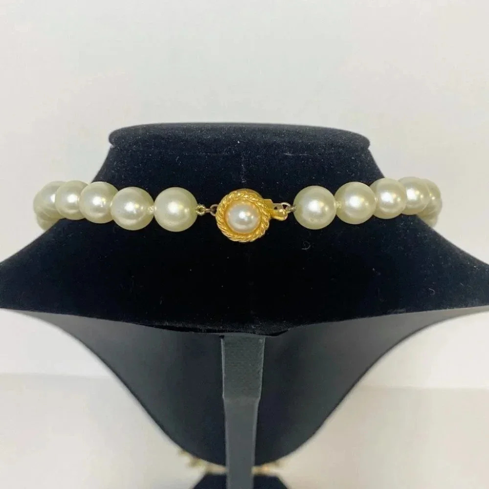 Elegant Faux Pearl Knotted Necklace & Earring Fashion Jewelry Set - Picture 6 of 6